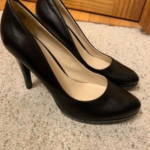 Nine West black pumps